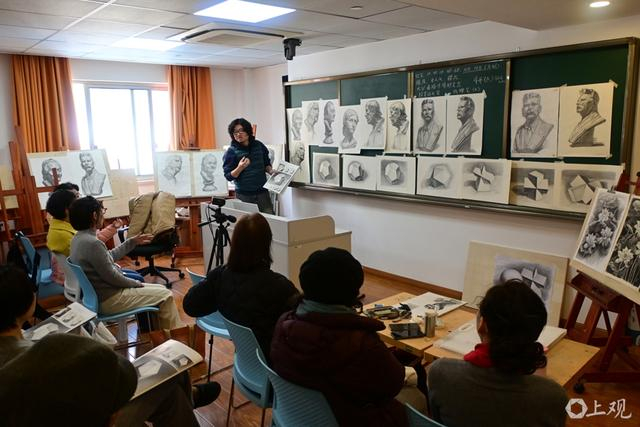 素描课上。徐瑞哲 摄