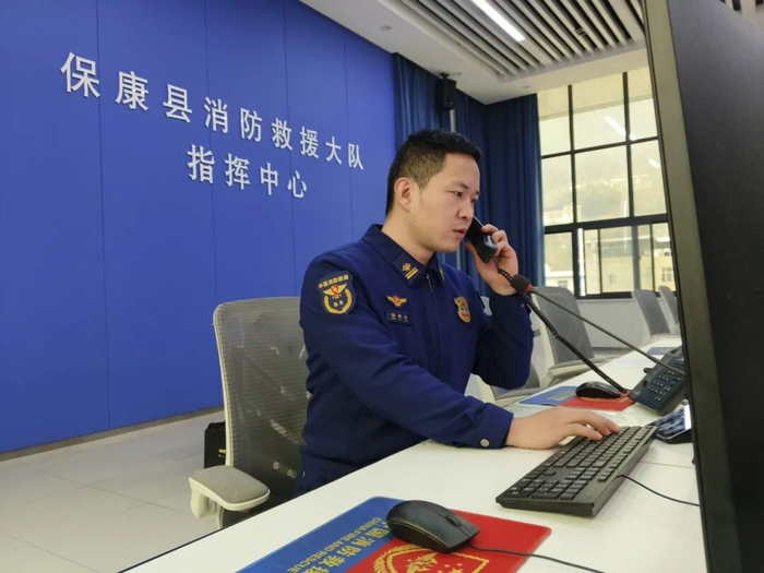 张凯翔日常工作照。图源：襄阳消防 