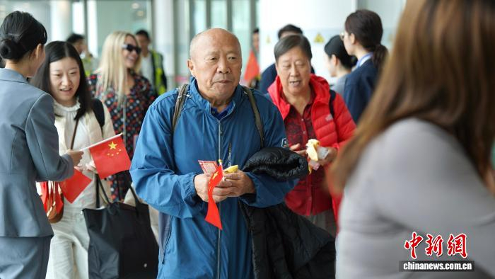 深圳机场迎接迪拜复航首批抵深同胞。深圳机场供图