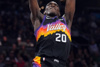 布克：弗莱明表现出色但仍虚心求教 他对胜利产生了巨大影响