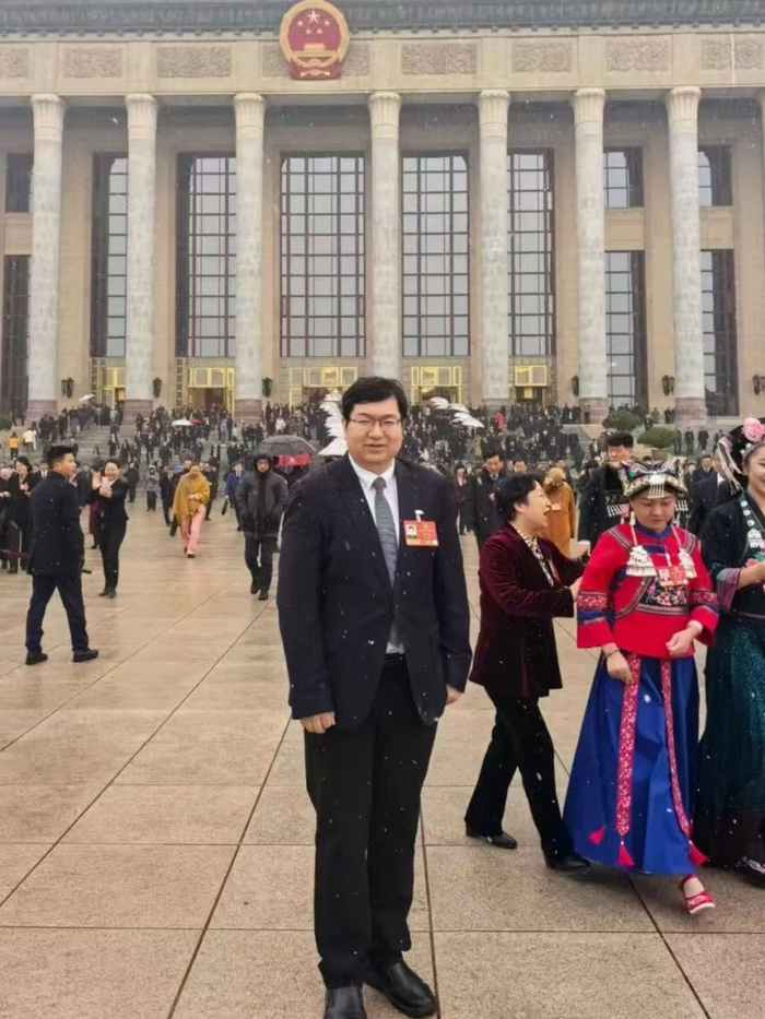 全国人大代表、五邑大学中德人工智能研究院院长、四维时代科技创始人崔岩 受访者/图