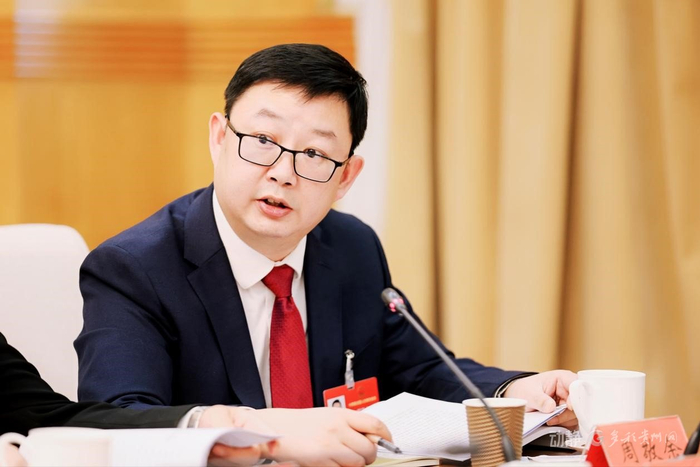 全国人大代表周敬余发言