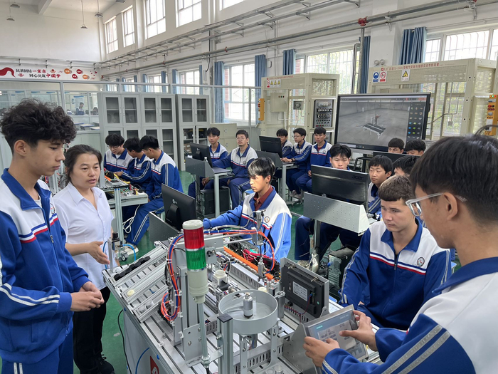 专业课教学现场。第七师胡杨河职业技术学校 提供