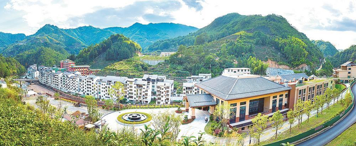 下党新村 龚健 摄