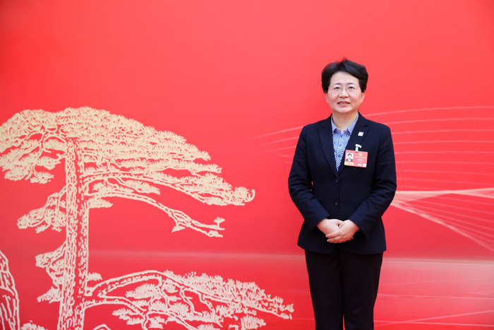 全国人大代表、亳州市委书记秦凤玉