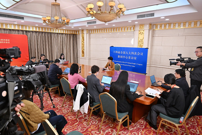 十四届全国人大四次会议宁夏代表团新闻发布会现场。