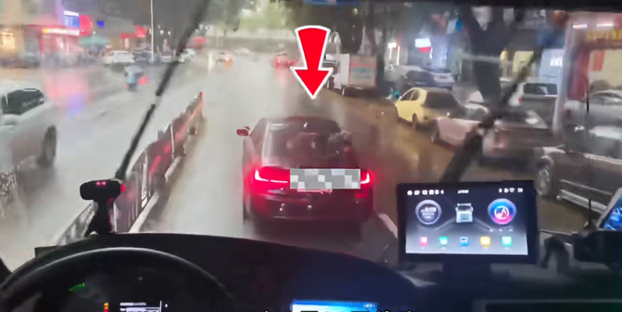 现场具备充足让行条件。图源：广东消防