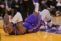 考辛斯：詹姆斯都得关节炎了 这可真是老年人才会有的毛病