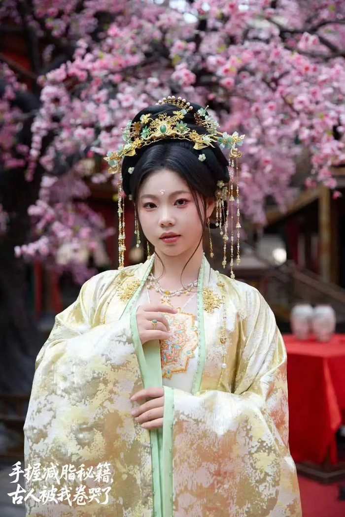 管晨辰在剧中的装扮，当时已经初见减重成效 （