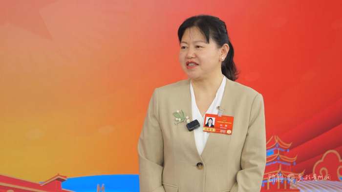 全国人大代表、贵州民族大学研究生院院长杜薇