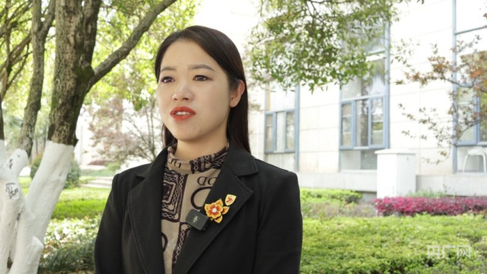 正在接受记者采访的金瑞瑞（央广网记者  赵贝贝  摄）