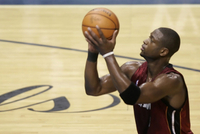 阿里纳斯：韦德每个休赛期都能学到新的东西 这就是赢家该做的