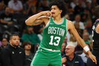 哥哥先胜一局！小罗恩·哈珀半场4中3拿到8分1板1助 其中三分3中2