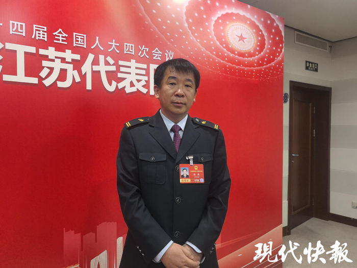殷勇代表