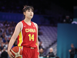 李月汝展现出很强的内线进攻实力 中国女篮队长杨舒予表现稳健