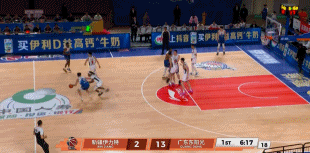 有两把刷子！麦考尔死亡缠绕抢断&反击节奏上篮 广东15-2开局！