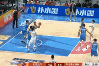 遮天蔽日！麦基镇守篮下 垂直上升大帽扇飞杨文学上篮