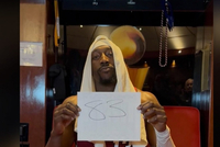 库里更新社媒致敬阿德巴约：你刚刚做了什么@阿德巴约👀