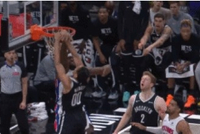 摧枯拉朽！米诺特中路突击 飞身拉杆力压斯图尔特双手暴力隔扣