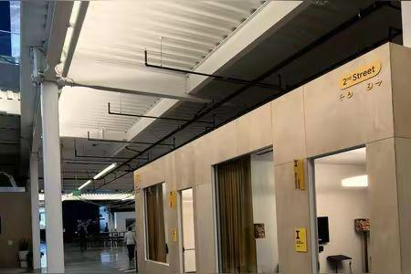 内部空间被分为很多小型“单元格”  图片来源：受访者供图