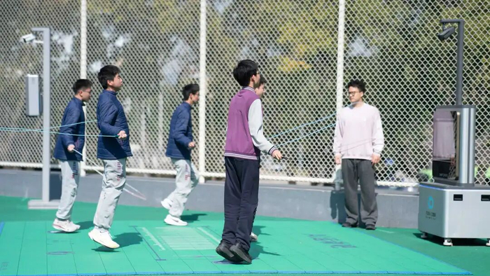 新碶中学将智慧设备应用于跳绳测试。学校供图