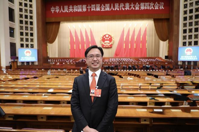 ▲全国人大代表、香港互联网专业协会会长冼汉迪