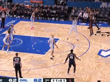 上来就进！哈登单打标志性后撤步三分命中 反超比分！