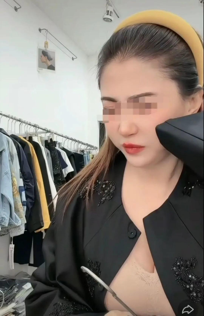 山西网红“王炸姐”直播时，因脑干出血突然离世
