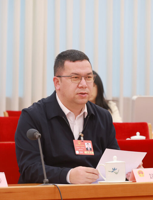 全国人大代表艾克热木·买买提明。石榴云/新疆日报记者 崔志坚/摄