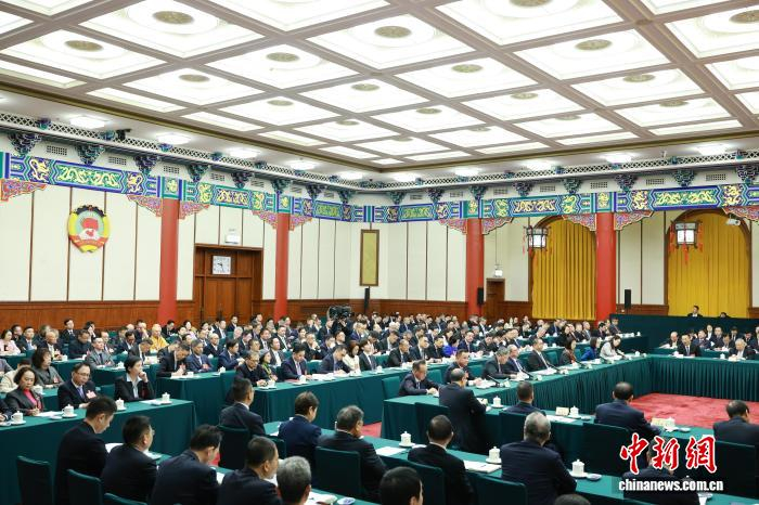 　　3月6日，全国政协十四届四次会议港澳地区全国政协委员联组会在政协礼堂举行。　中新社记者 蒋启明 摄