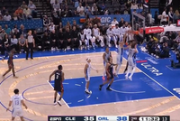 翻江倒海！莫布里拼下前场篮板直接隔扣&amp;强攻篮下打成2+1