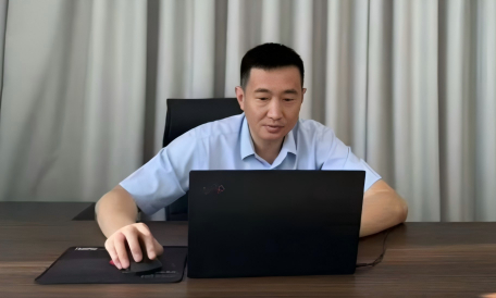 老挝代表处首席代表 白健
