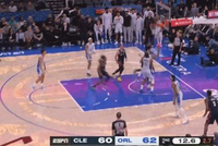 闲庭信步！哈登持球强攻 欧洲步过掉防守上篮扳平比分