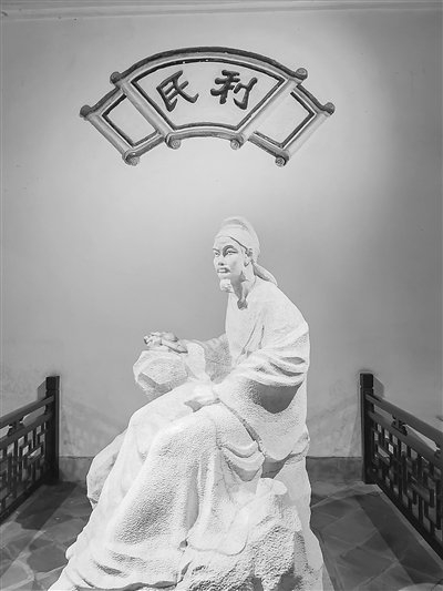 湖南永州柳子庙内的柳宗元塑像。 图片来源：视觉中国