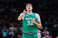 出手不多！弗拉格半场7中3仅拿7分4板3助 3次犯规