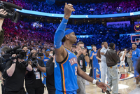 亚历山大打破张伯伦纪录！俄城全场观众起立鼓掌 齐声高呼“MVP”