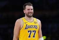 从不空砍！东契奇生涯第8次砍下50+ 8战全胜！