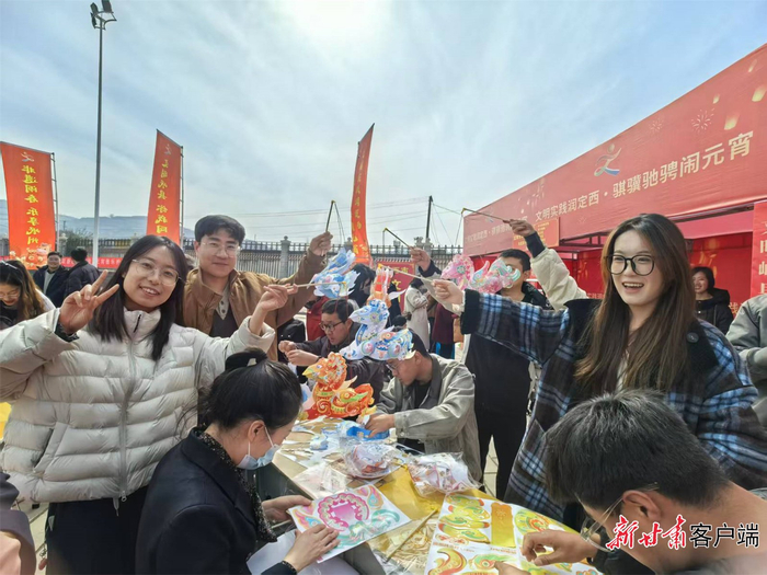 定西市2026年“我们的节日·元宵节”主题文明实践“文明集市”活动在岷县热闹上演。岷县融媒体中心供图