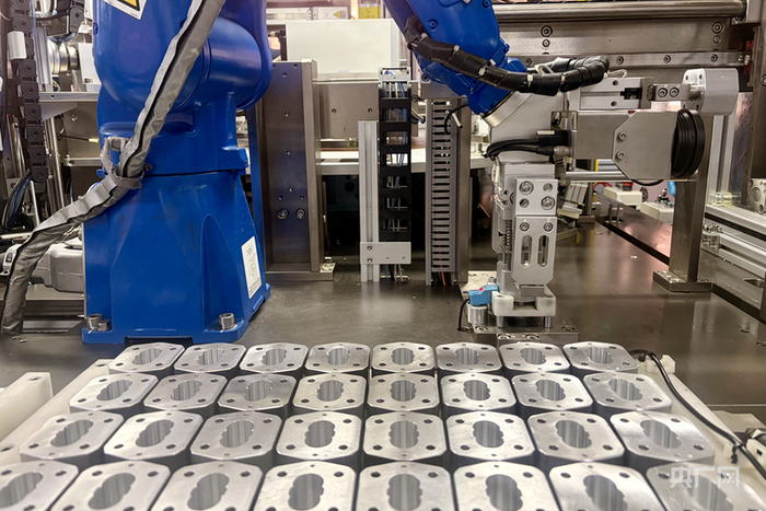 CBU齿轮泵自动组装线（央广网记者  顾炀威  摄）