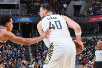 兢兢业业！祖巴茨迎首秀 半场16分钟6中4拿到8分6板