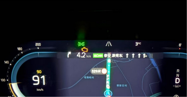   （车主供图：发动机故障灯亮起）