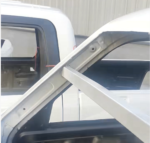 薄如纸皮的老头乐白车身，摄影：王放