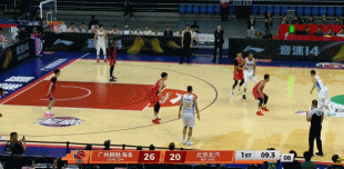 神来之笔！雷蒙侧翼接球 漂移三分压哨打板命中