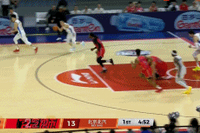 摧枯拉朽！陈盈骏速推反击输送炮弹 周琦接球起飞滑翔单臂暴扣