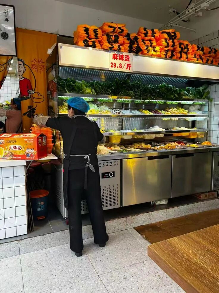 北京一家刘文祥麻辣烫门店内景  图片来源：每经记者 郑欣蔚 摄