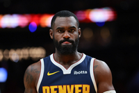 带刀侍卫！小哈达威接约基奇助攻三分命中 掘金夺回2分优势