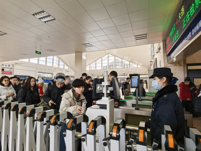 春运中的邢台火车站。刘晓燕摄
