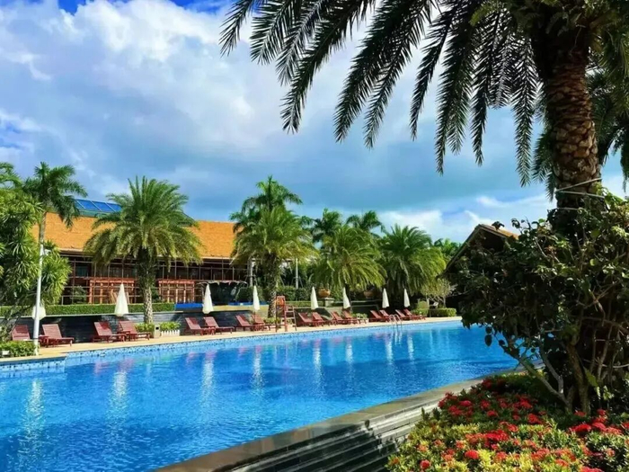 很多小区都配套游泳池吸引购房者，实际利用率不高。图 / 讲述者提供