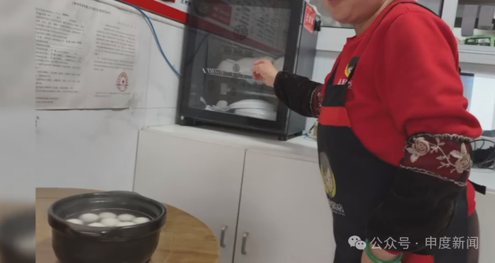 ▲水城路店具备堂食餐具