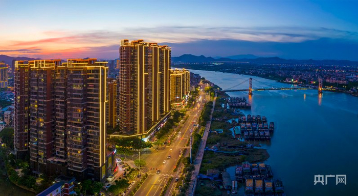 璀璨锦江道（央广网发  胡智勤  摄）